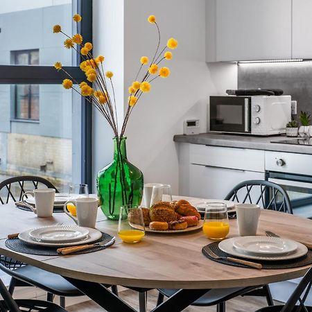 Potters Bar - Free Parking - Private Bathroom - Netflix - 4 Mins Walk To Station - 20 Mins Direct Trains To London Dış mekan fotoğraf