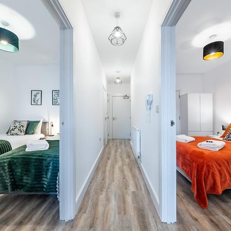 Potters Bar - Free Parking - Private Bathroom - Netflix - 4 Mins Walk To Station - 20 Mins Direct Trains To London Dış mekan fotoğraf
