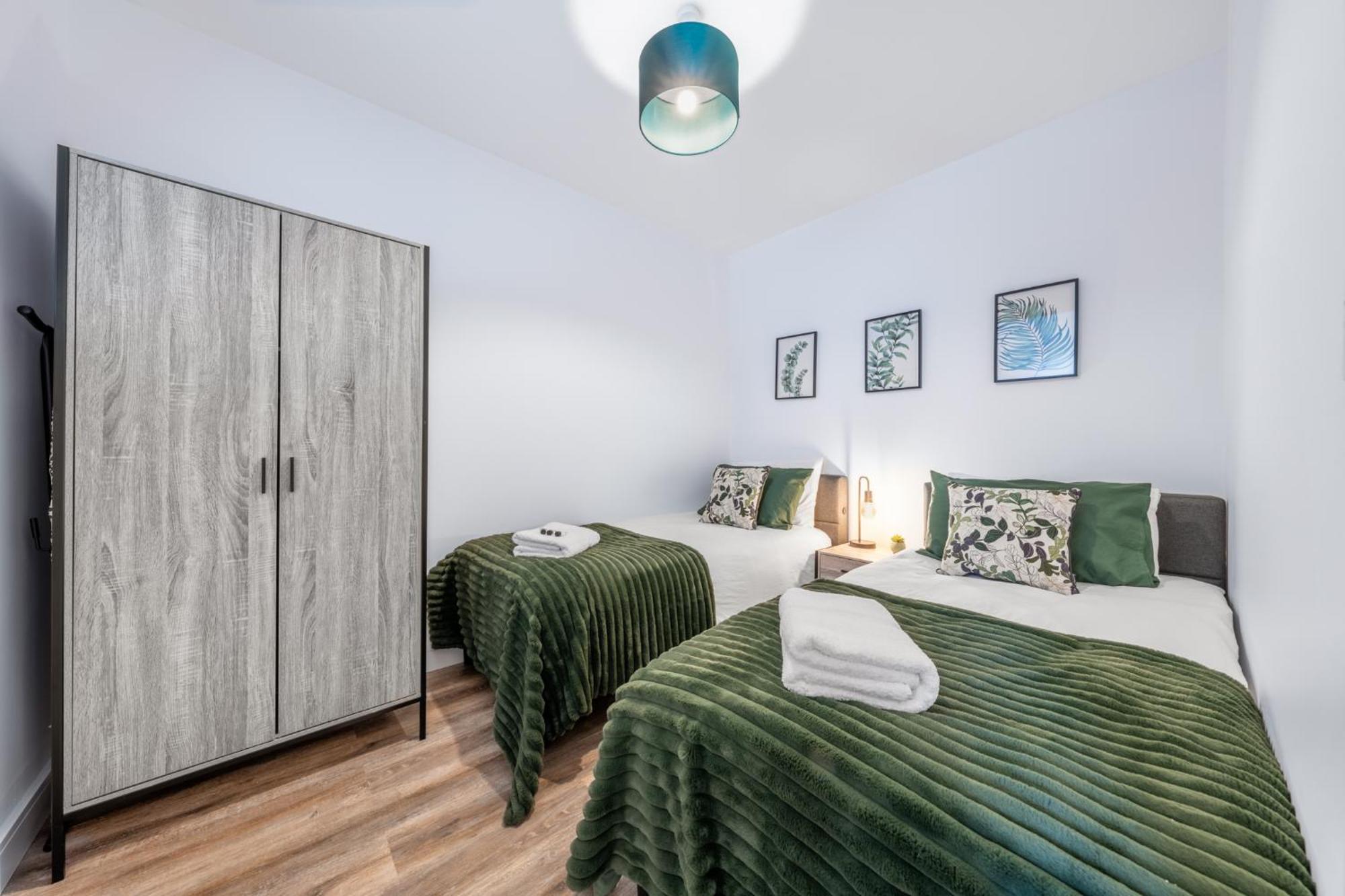 Potters Bar - Free Parking - Private Bathroom - Netflix - 4 Mins Walk To Station - 20 Mins Direct Trains To London Dış mekan fotoğraf